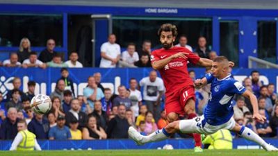 مباراة ليفربول ونابولي في دوري أبطال أوروبا