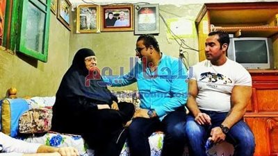 مجلس الشباب المصرى بالغربية يزور منزل شهيد 