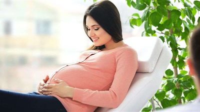 تفسير حلم ولادة العزباء بالمنام.. بشرى في 4 حالات