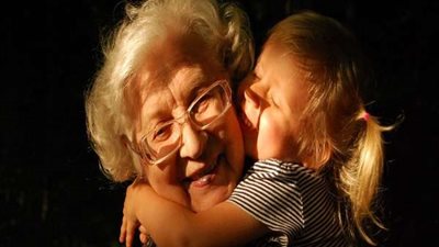 أفضل هدية يمكن أن تقدم للجدة من أحفادها
