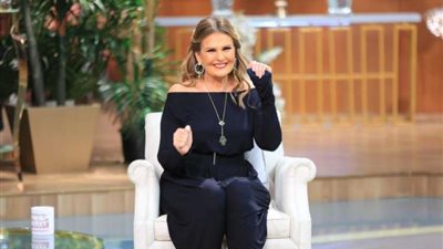 يسرا تكشف تفاصيل اللحظات الأخيرة قبل وفاة والدتها (فيديو)