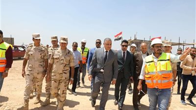 محافظ سوهاج يتفقد مشروع إنشاء محطة معالجة الصرف الصحي بدار السلام