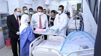 وزير الصحة يتفقد مستشفى الوراق المركزي ويوجه برفع كفاءتها