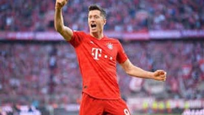 مدرب ألمانيا يبدي إعجابه بمستويات 