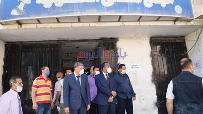 محافظ المنيا يتابع التزام العاملين والمواطنين بالمصالح الحكومية بارتداء الكمامات الواقية