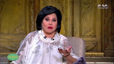 أشهر النجوم.. مواعيد عرض وإعادة برنامج صاحبة السعادة