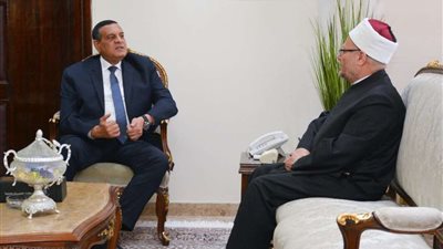 مفتي الجمهورية يهنئ وزير التنمية المحلية مسؤولية الوزارة