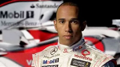 هاميلتون ينتقد موقف فورمولا-1 بعد وفاة جورج فلويد