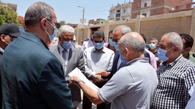محافظ القليوبية يتفقد بدء أعمال إنشاء كوبري مشاة كفر شبين بتكلفة 5 مليون جنيه