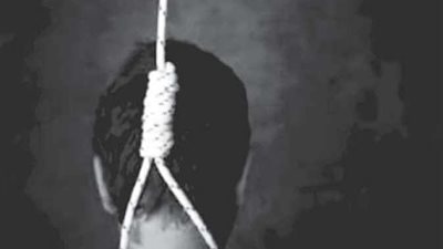 دخلوا عليه لقوه مشنوق.. العثور على طفل مقتول داخل منزله بالصف