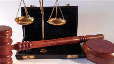 في اليوم العالمي للقانون.. 4 أبراج فلكية متمردة تكسر القواعد