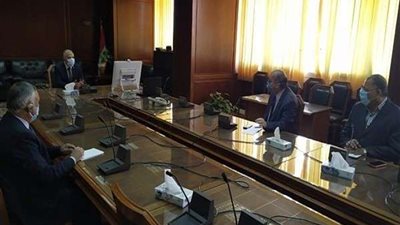 وزير الري يعقد أول اجتماع له بعد انتهاء فترة العزل المنزلي الخاصة به