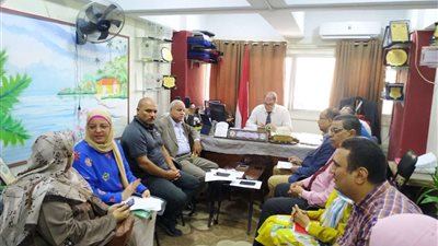 عقد الجلسة الأولى للجنة المحلية المشرفة على مشروعات وبرامج التغذية المدرسية