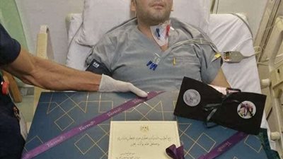 الدكتور مجدي يعقوب يحقق أمنية الطبيب المصاب بفقدان الرؤية