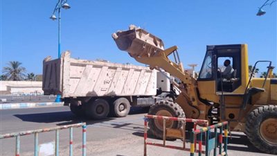 مدينة مرسى مطروح تشن حملات لإزالة إشغالات الطريق المخالفة