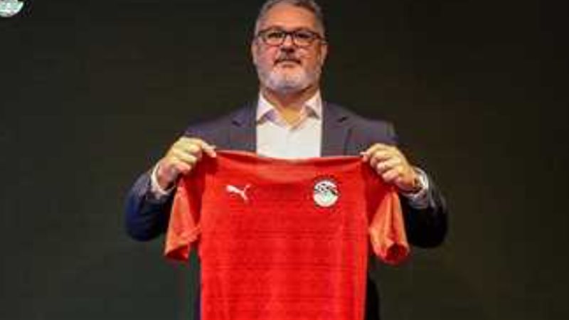 ميكالي مدرب المنتخب