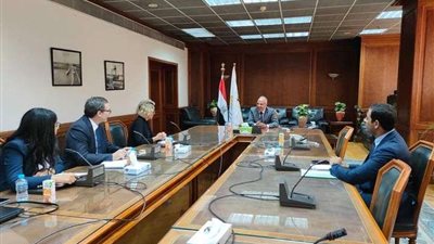 وزير الري يلتقى ممثل البنك الدولي لتنسيق مشاركة البنك في مؤتمر المناخ