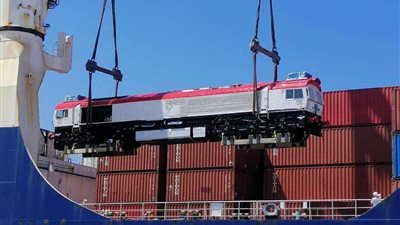 السكة الحديد : وصول 3 جرارات PRL جديدة إلى ميناء الإسكندرية