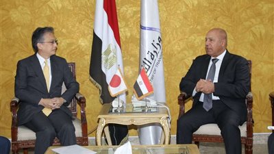 وزير النقل يبحث مع السفير الياباني بالقاهرة الموقف التنفيذي للخط الرابع لمترو الأنفاق