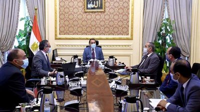 رئيس الوزراء يتابع موقف عدد من مشروعات محافظة الإسكندرية