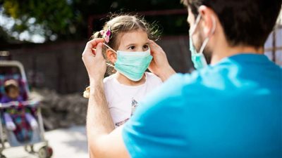 هل يمنع نقع كمامة الوجه في الماء المالح انتقال فيروس كورونا؟