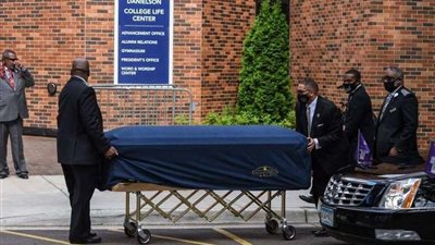 بالصور.. مراسم تأبين حاشدة لجورج فلويد  العملاق اللطيف