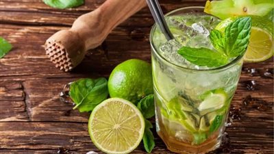 طريقة عمل الموهيتو بالليمون والنعناع.. صحي ومنعش