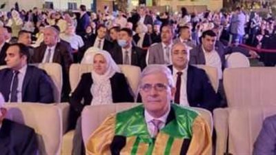 جامعة عين شمس تكرم رئيس هيئة النيابة الإدارية.. صور