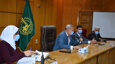 محافظ القليوبية يعقد اجتماعا تنسيقيا بشأن المحور المزمع إنشاؤه على الضفة الشرقية للرياح التوفيقي