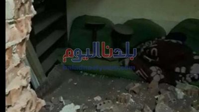 إمام مسجد يهدم جدار فاصل بين غرفته ومقرأة القرآن بالمحلة