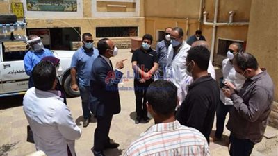 نائب محافظ المنيا يتابع سير العمل بمستشفى الفكرية بمركز أبوقرقاص