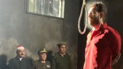 شاهد|| أحمد زاهر ينشر كواليس مشهد الإعدام  في 