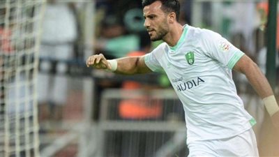 ميلويفيتش يحمي السومة من مقصلة أجانب الأهلي