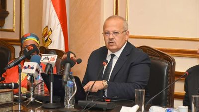 الكمامة الواقية والتباعد الاجتماعي.. أهم نصائح جامعة القاهرة لمنتسبيها