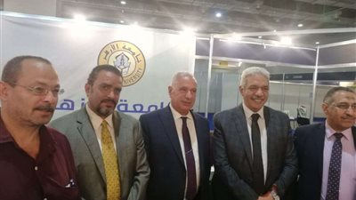 نائب رئيس جامعة الأزهر يشيد بمشروعات كلية الهندسة الزراعية بمعرض صحاري الدولي الـ 34