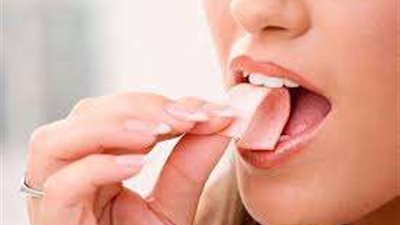 فوائد مضغ اللبان الخالي من السكر