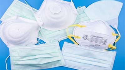 ضبط 6 أشخاص بحوزتهم كميات كبيرة من الخامات لتصنيع الكمامات