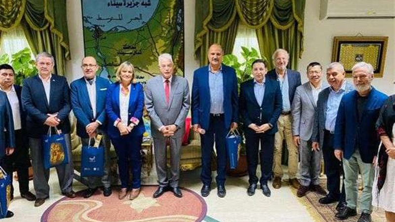تنشيط السياحة بحضور12