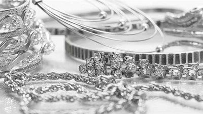 خبيرة طاقة تكشف أهمية استخدام الفضة فى حياتنا اليومية