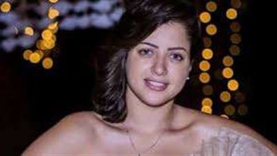 مستعينة بالداعية مصطفى حسني..منى فاروق ترد بقوة على منتقديها