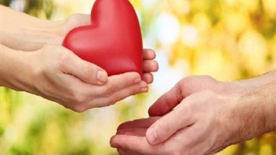 الإفتاء توضح حكم التعارف بين الشاب والفتاة قبل الخطوبة