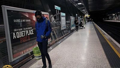 بريطانيا تكشف عن السبب وراء تعرض البلاد لموجة عنيفة من وباء كورونا