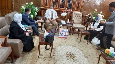 محافظ شمال سيناء يلتقي مع ممثلي منظمات المجتمع المدني لدعم القطاع الطبي