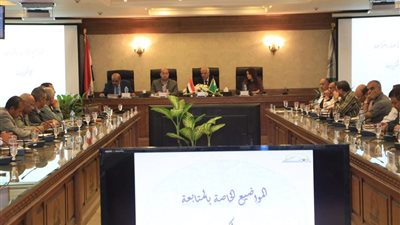 محافظ الجيزة يوجه برفع كفاءة محيط المدارس لاستقبال العام الدراسي الجديد