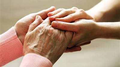 في اليوم العالمي لكبار السن.. تعرف على سر علاقته بالحرب العالمية الثانية