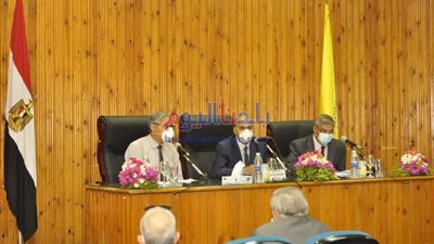 ننشر تفاصيل لقاء رئيس جامعة المنيا بمجلس إدارة المستشفيات وأهم القرارات