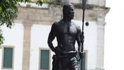 تعرف على البطل الإفريقي الذي أرعب الأوروبين ليحولوه الى 