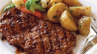 طريقة عمل ستيك مشوي بصوص الزبدة.. صحي ولذيذ