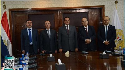 وزير التنمية المحلية ومحافظ الإسكندرية يشهدان توقيع عقد المنظومة الجديدة للمخلفات البلدية الصلبة