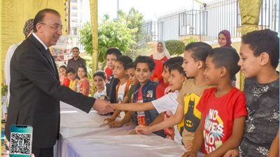 محافظ الإسكندرية: توزيع الشنط والمستلزمات المدرسية علي 100 طفل من ذوى الهمم والأيتام